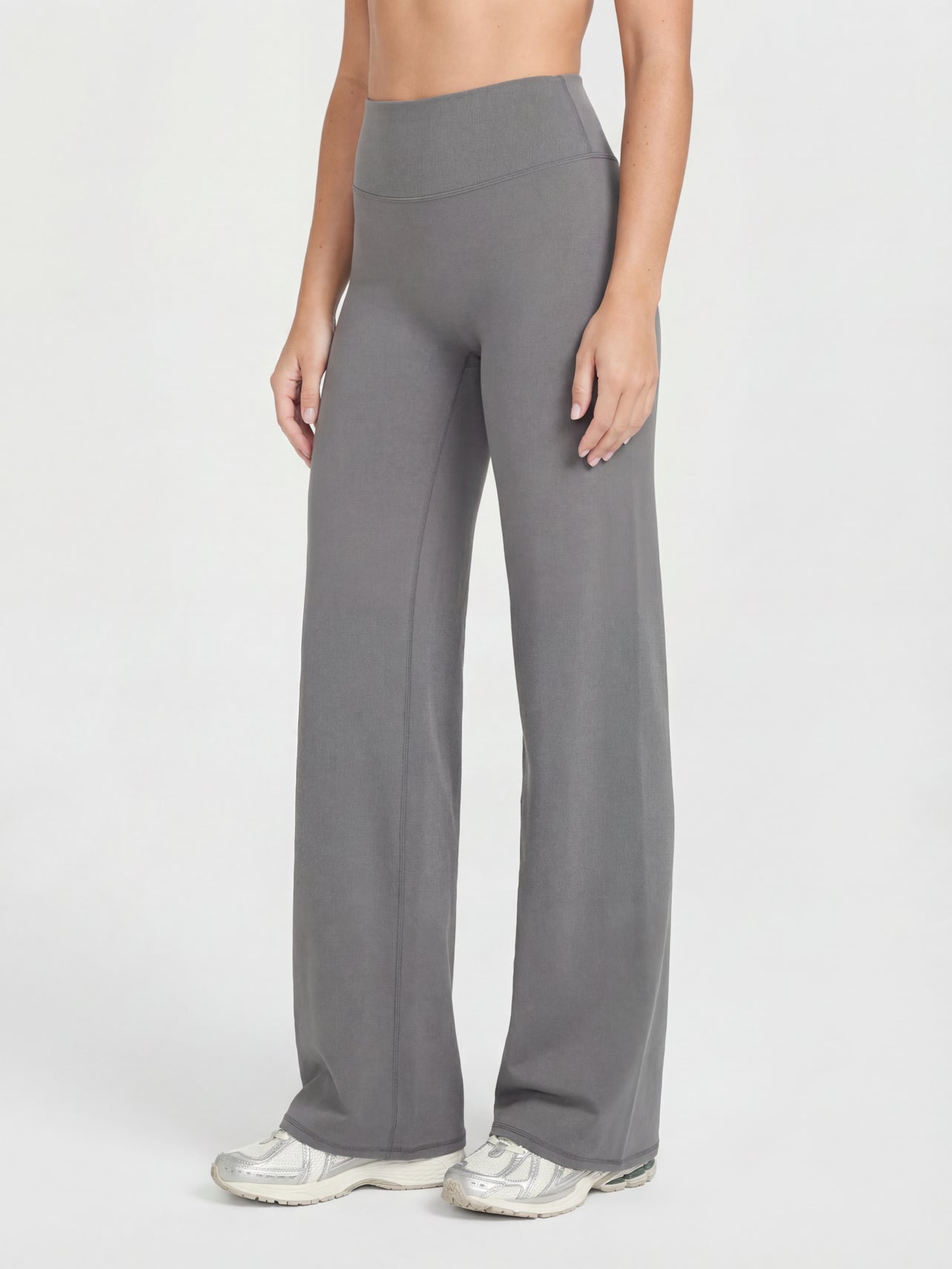 Uttal Straight Wide-Leggings - Gray