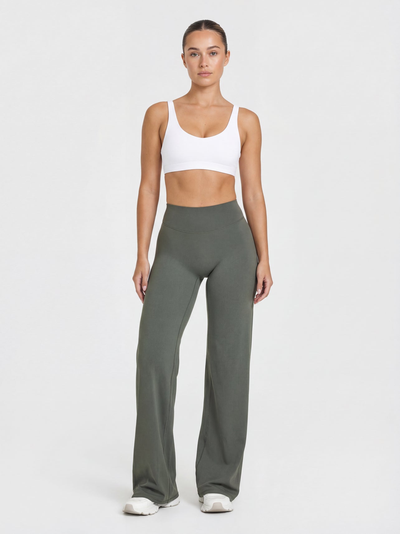 Uttal Straight Wide-Leggings - Olive Green